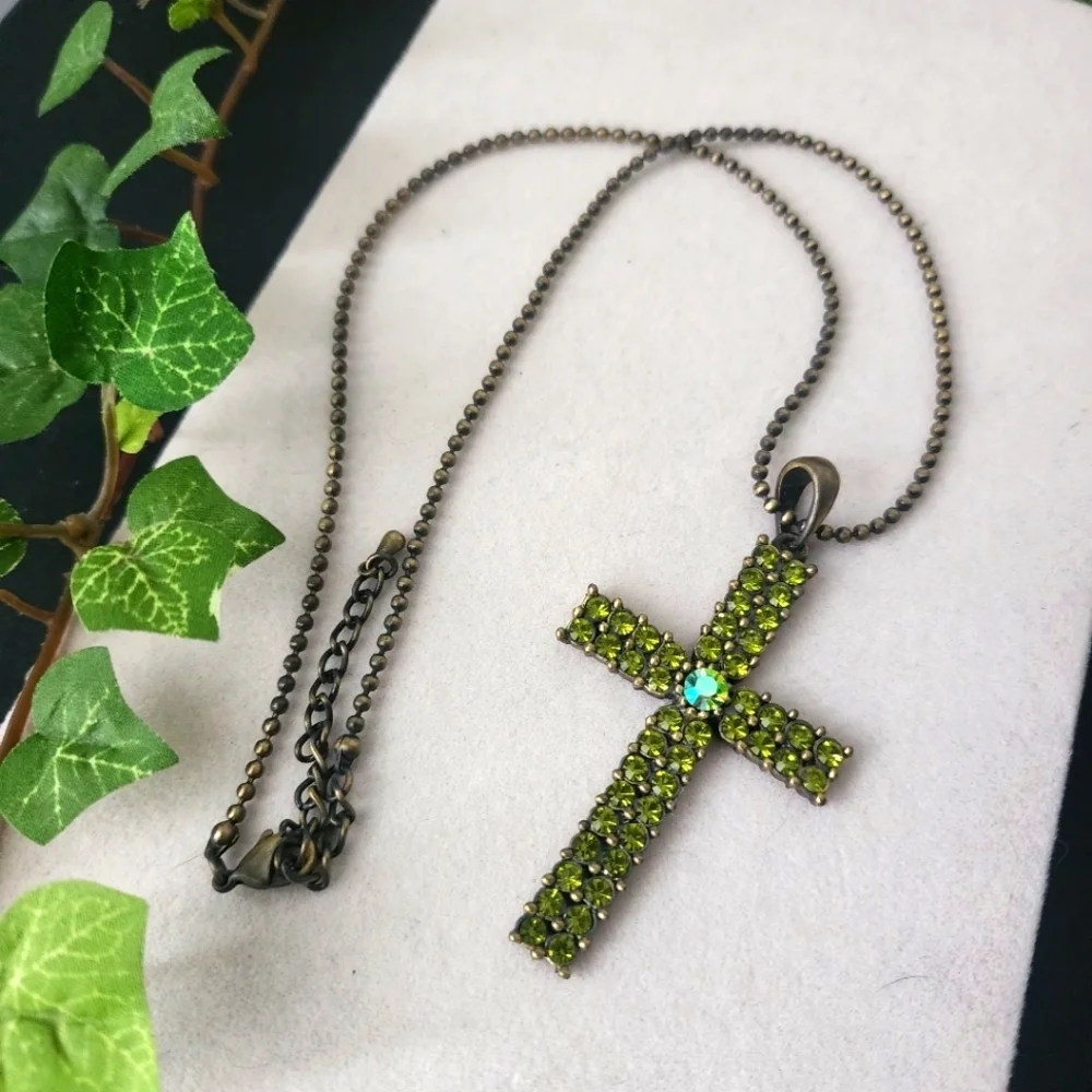 N/A pretty cross